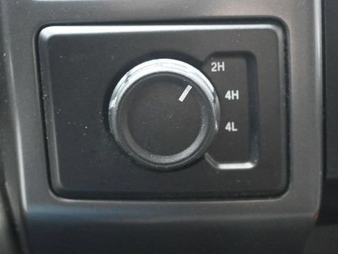 Used 2019 Ford F150 XLT w/ Equipment Group 302A Luxury AWD/4WD image 29