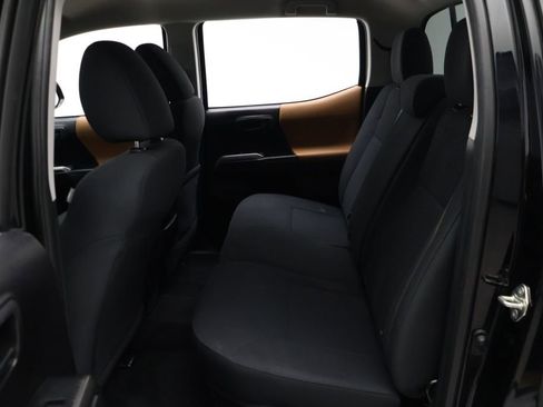 Certified 2020 Toyota Tacoma SR5 image 19