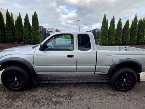 Used 2004 Toyota Tacoma 4x4 Xtracab V6 image 8