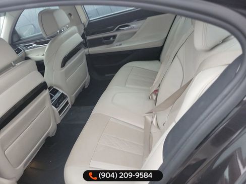 Used 2017 BMW 740i image 4