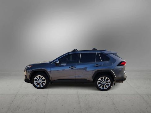 Used 2023 Toyota RAV4 XLE Premium image 5