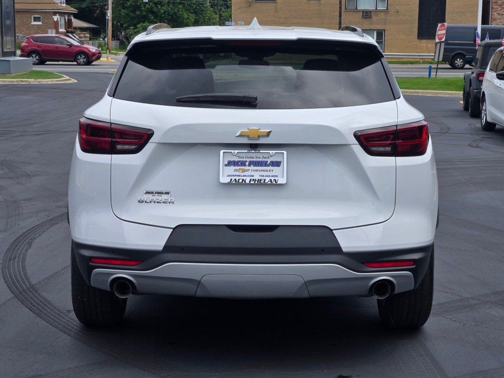 Certified 2024 Chevrolet Blazer LT w/ Convenience Package FWD image 14