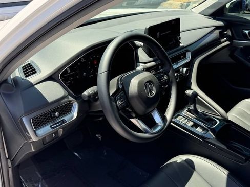 Used 2025 Acura Integra FWD image 12