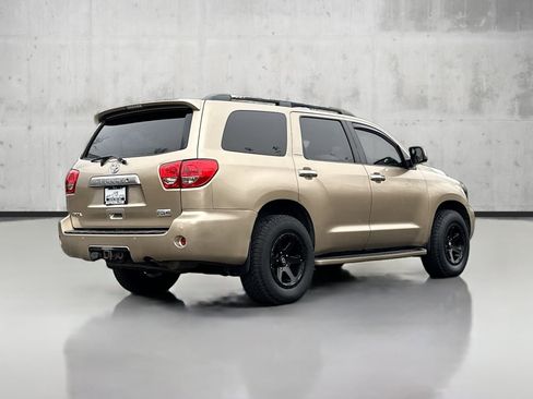 Used 2008 Toyota Sequoia Platinum image 7
