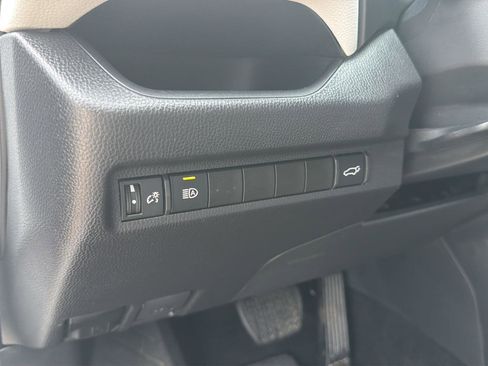 Used 2025 Toyota RAV4 XLE w/ Convenience Package FWD image 23