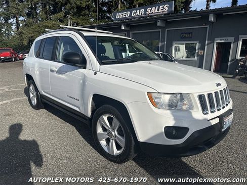 Used 2013 Jeep Compass Latitude image 1