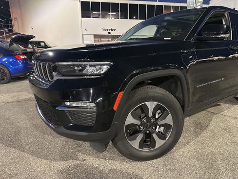 Used 2023 Jeep Grand Cherokee 4WD 4xe image 7