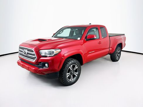 Used 2016 Toyota Tacoma TRD Sport w/ Towing Package image 3