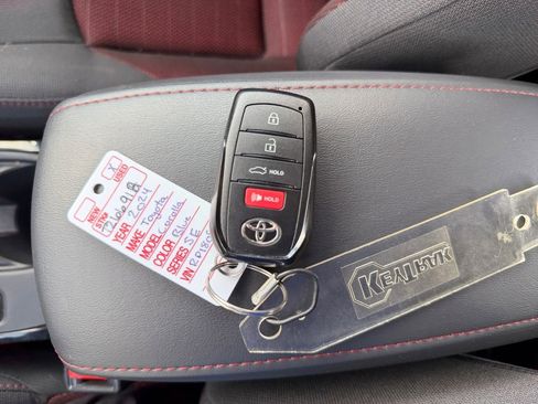 Used 2024 Toyota Corolla SE w/ SE Premium Package image 30