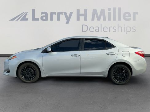 Used 2019 Toyota Corolla LE image 2