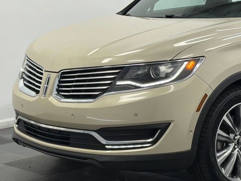 Used 2016 Lincoln MKX Reserve w/ Technology Package AWD/4WD image 2