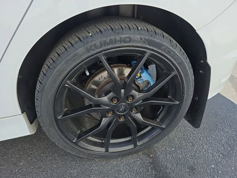 Used 2016 Ford Focus RS image 11