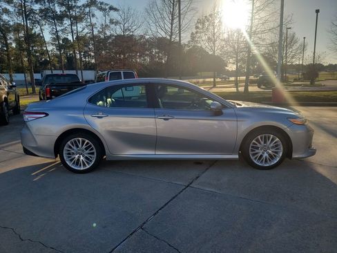 Certified 2018 Toyota Camry XLE image 8