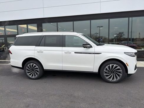 New 2025 Lincoln Navigator Black Label image 2