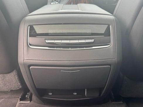 Used 2023 Cadillac Escalade Premium Luxury image 22