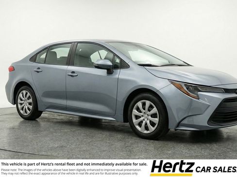 Used 2025 Toyota Corolla LE image 1