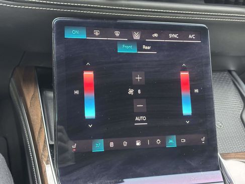 Used 2025 Cadillac Escalade Sport Platinum w/ LPO, ONYX Package image 26