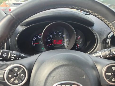 Used 2016 Kia Soul ! FWD image 17