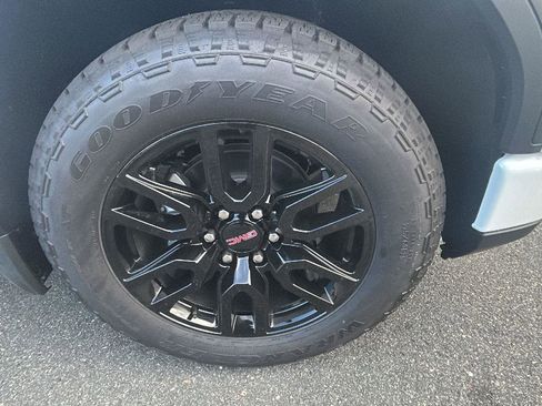 New 2025 GMC Sierra 1500 Elevation w/ Preferred Package image 12