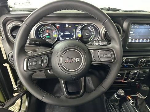 Used 2023 Jeep Wrangler Unlimited image 13