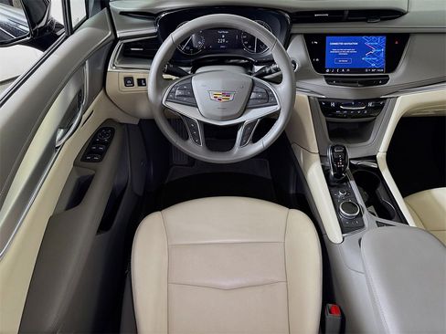 Certified 2025 Cadillac XT5 Premium Luxury image 22