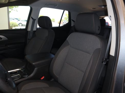 Used 2020 Chevrolet Traverse LS AWD/4WD image 32