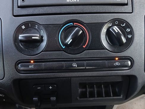 Used 2010 Ford F250 XLT AWD/4WD image 4