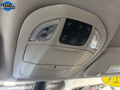 Used 2024 Chrysler Pacifica Touring-L image 25