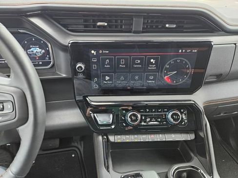 Used 2025 GMC Sierra 1500 AT4 w/ AT4 Premium Package image 17