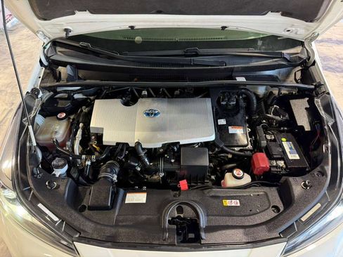 Used 2019 Toyota Prius L Eco FWD image 47