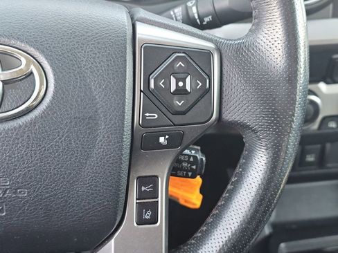 Used 2019 Toyota Tacoma SR5 AWD/4WD image 14