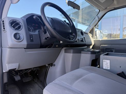 Used 2010 Ford E-250 and Econoline 250 image 15