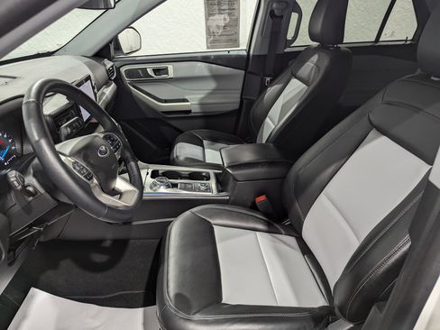 Used 2023 Ford Explorer XLT w/ Equipment Group 202A image 17