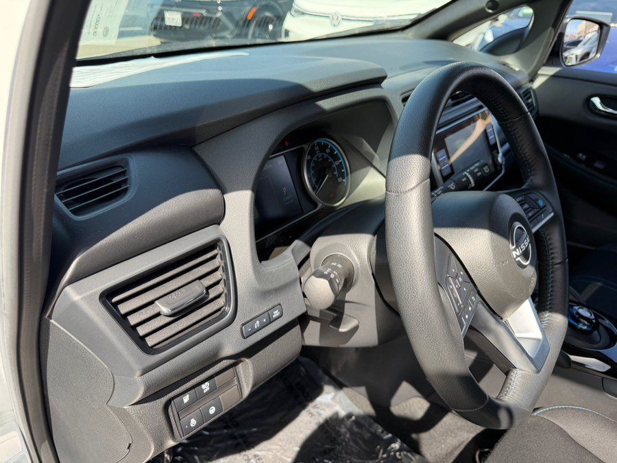 Used 2024 Nissan Leaf SV Plus FWD image 9