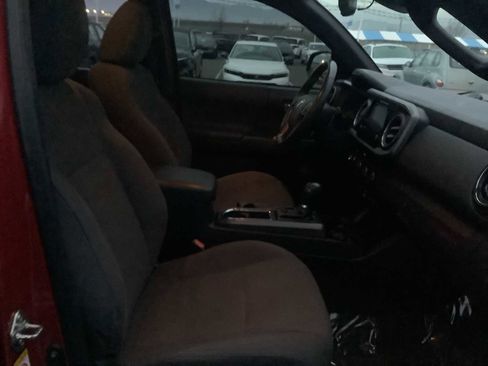 Used 2018 Toyota Tacoma TRD Sport image 15