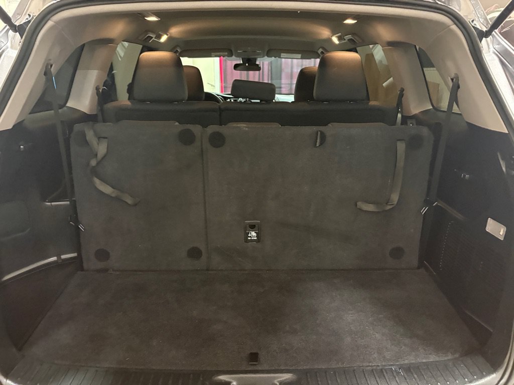 Used 2018 Toyota Highlander LE AWD/4WD image 28