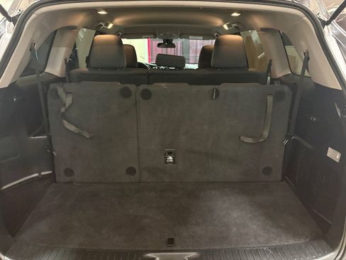 Used 2018 Toyota Highlander LE AWD/4WD image 28