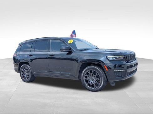 Used 2023 Jeep Grand Cherokee L Summit w/ Advanced Protech Group IV AWD/4WD image 2