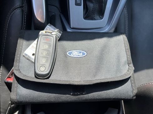 Used 2013 Ford Focus Titanium w/ Titanium Handling Pkg FWD image 22
