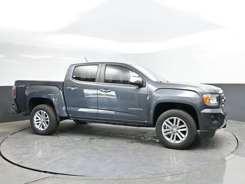Used 2017 GMC Canyon SLT w/ Driver Alert Package AWD/4WD image 3