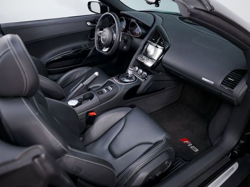 Used 2015 Audi R8 V10 w/ Full Leather Package image 12