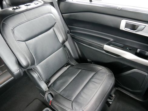 Used 2020 Ford Explorer Limited w/ Class III Trailer Tow Package image 14