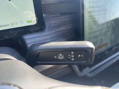 Used 2022 Rivian R1T Launch Edition image 19