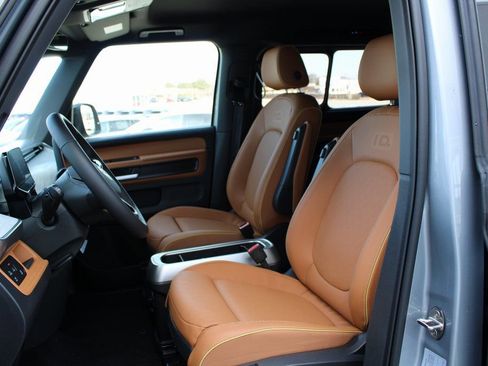 New 2025 Volkswagen ID. Buzz Pro S image 7