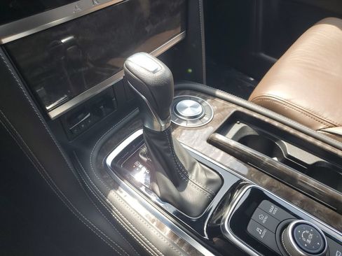 Used 2022 Nissan Armada Platinum RWD image 31