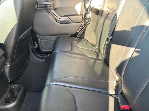 Used 2017 Jeep Wrangler Unlimited Sahara AWD/4WD image 52