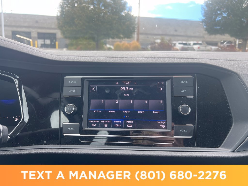 Used 2024 Volkswagen Jetta SE FWD image 21