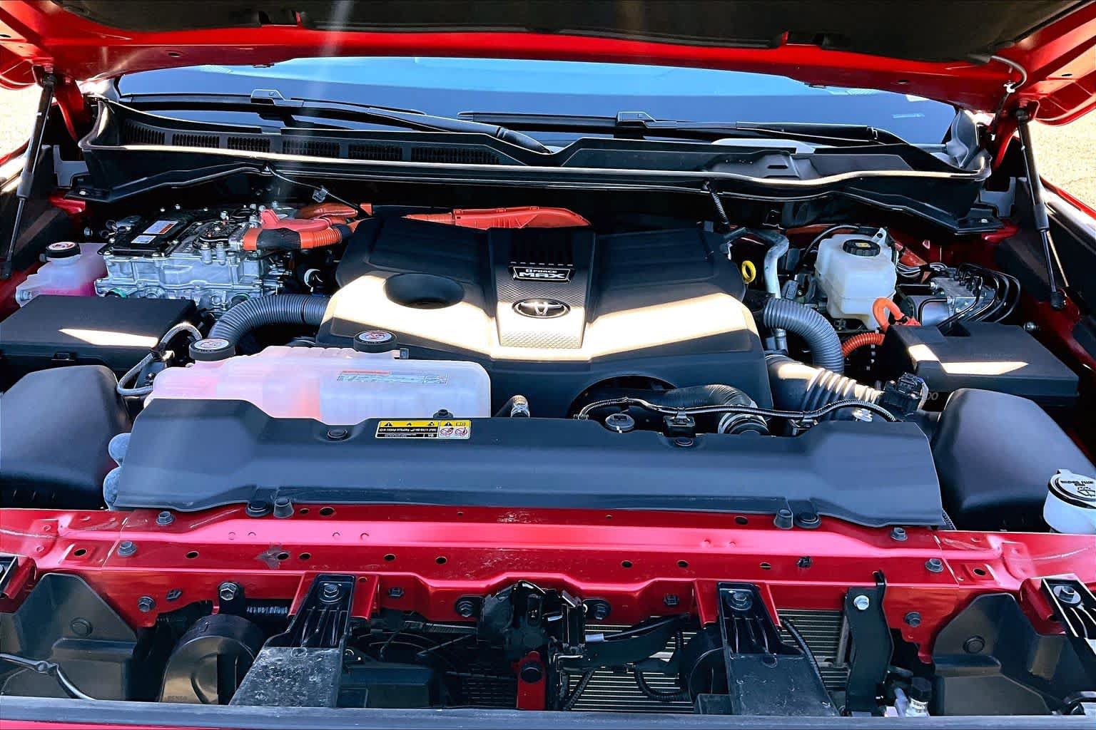 Certified 2025 Toyota Tundra Capstone AWD/4WD image 31