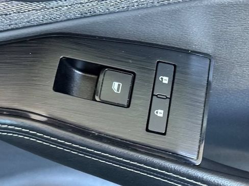 Used 2021 Nissan Rogue S AWD/4WD image 22