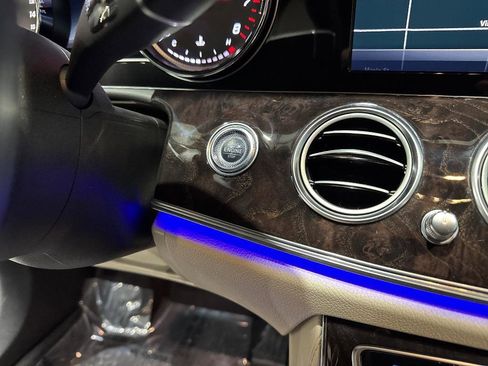 Used 2019 Mercedes-Benz E 300 image 37